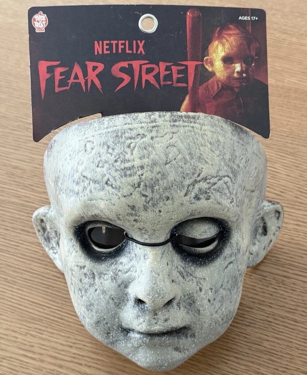Netflix Fear Street Billy Barker Half Mask - Trick or Treat Studios - Halloween